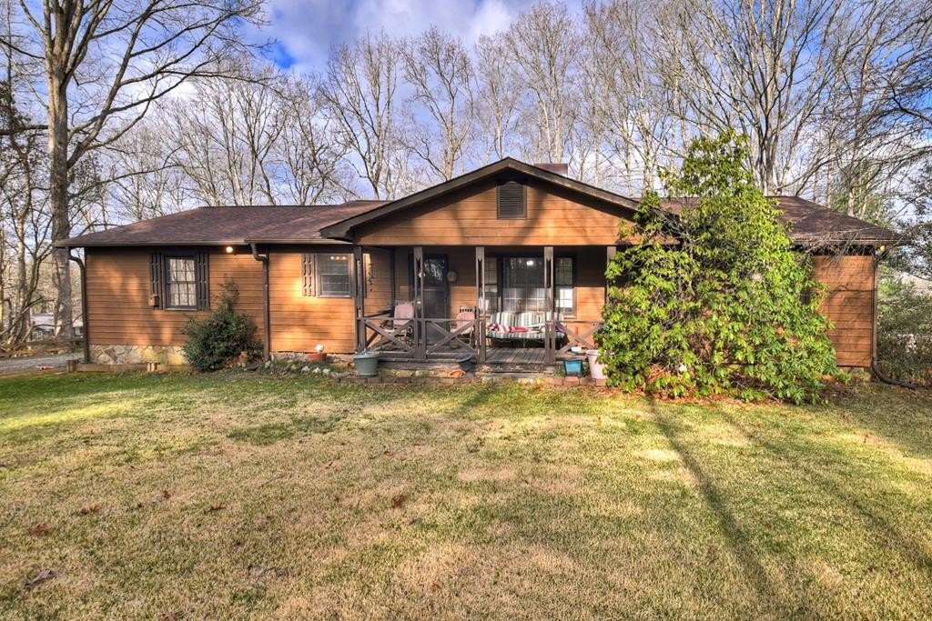 Single Family 3BR 1BA - 788 Lake Forest Drive, Blue Ridge, GA