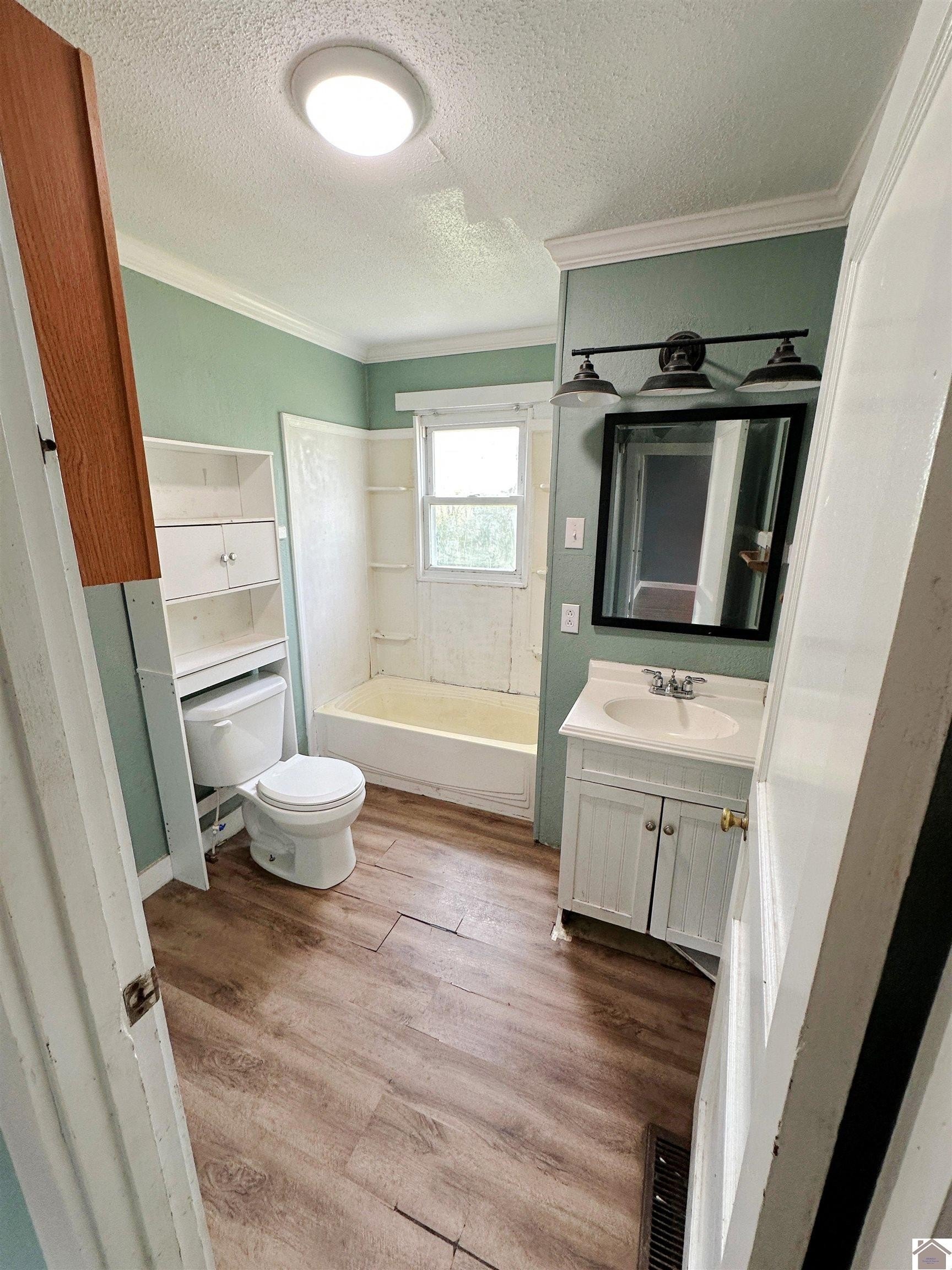 Single Family 3BR 1BA - 105 BOWDEN STREET, Russellville, KY