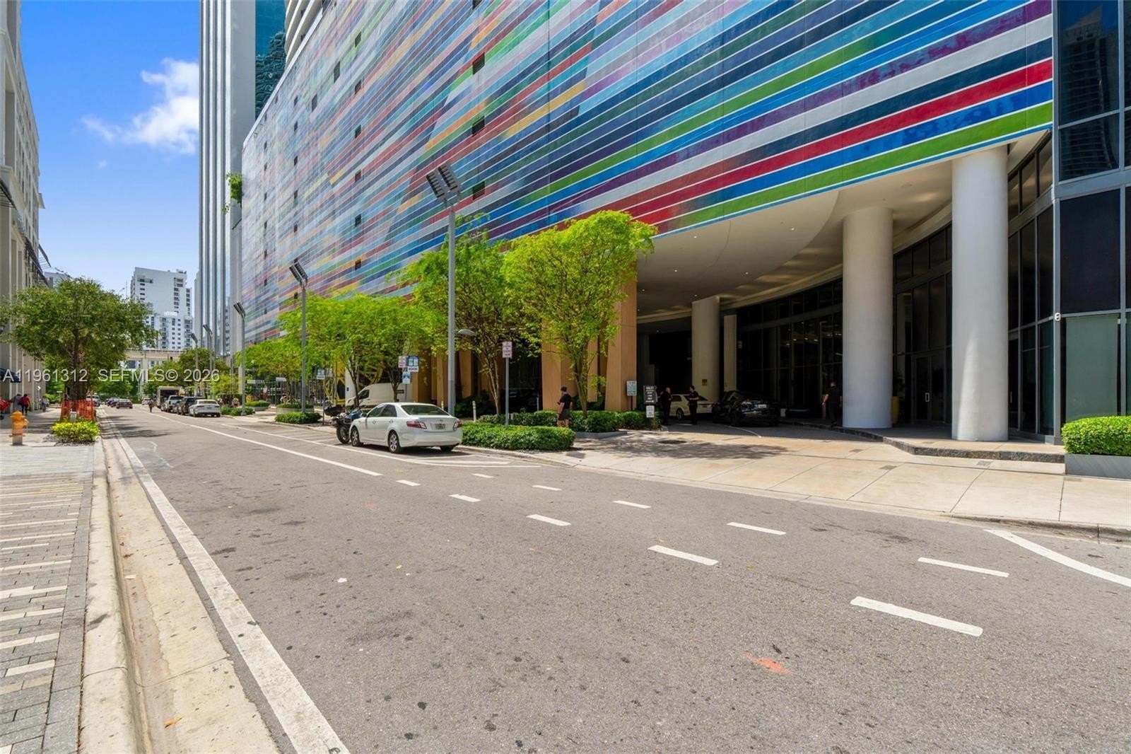 Condo 1BR 2BA - 45 SW 9th St, Miami, FL