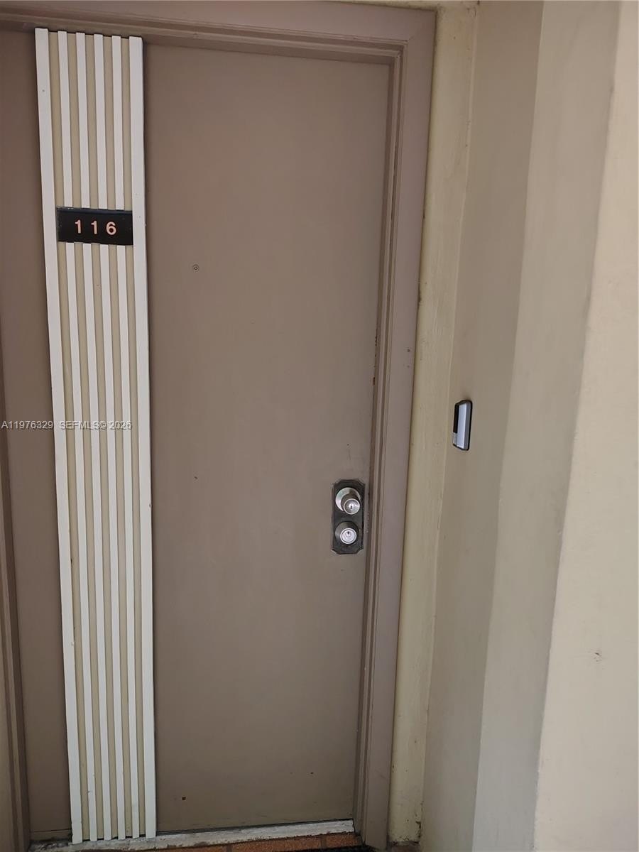 Condo 1BR 2BA - 8635 NW 8th St, Miami, FL