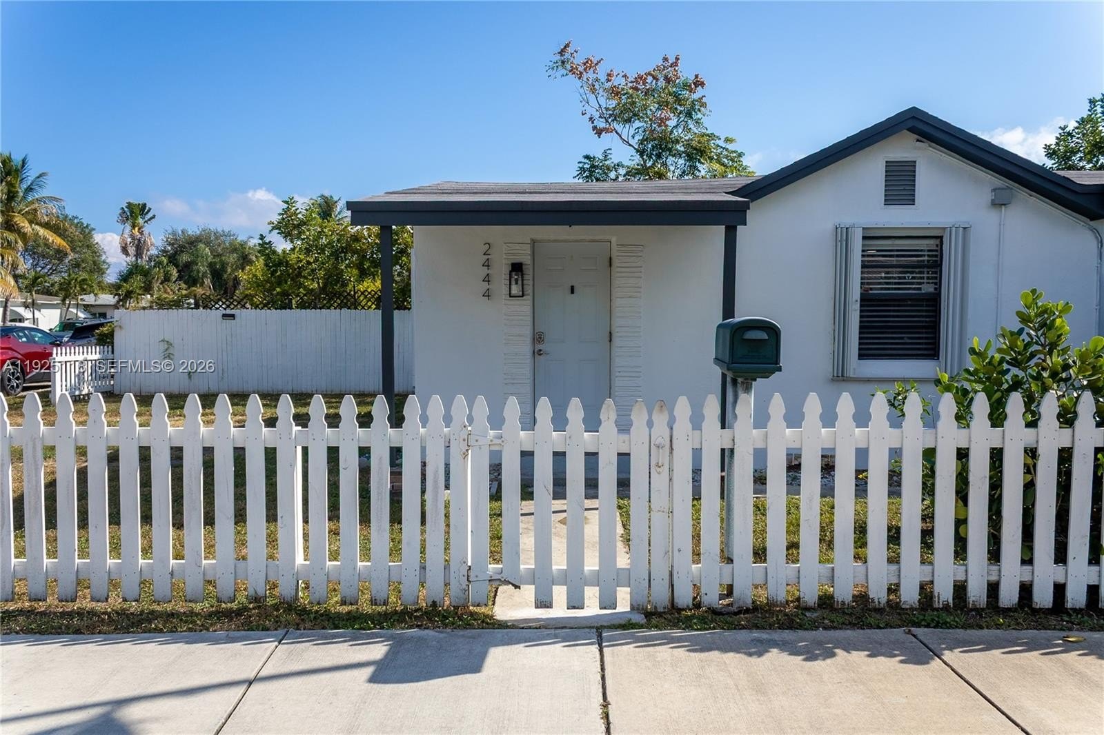 Single Family 2BR 1BA - 2444 Roosevelt St, Hollywood, FL