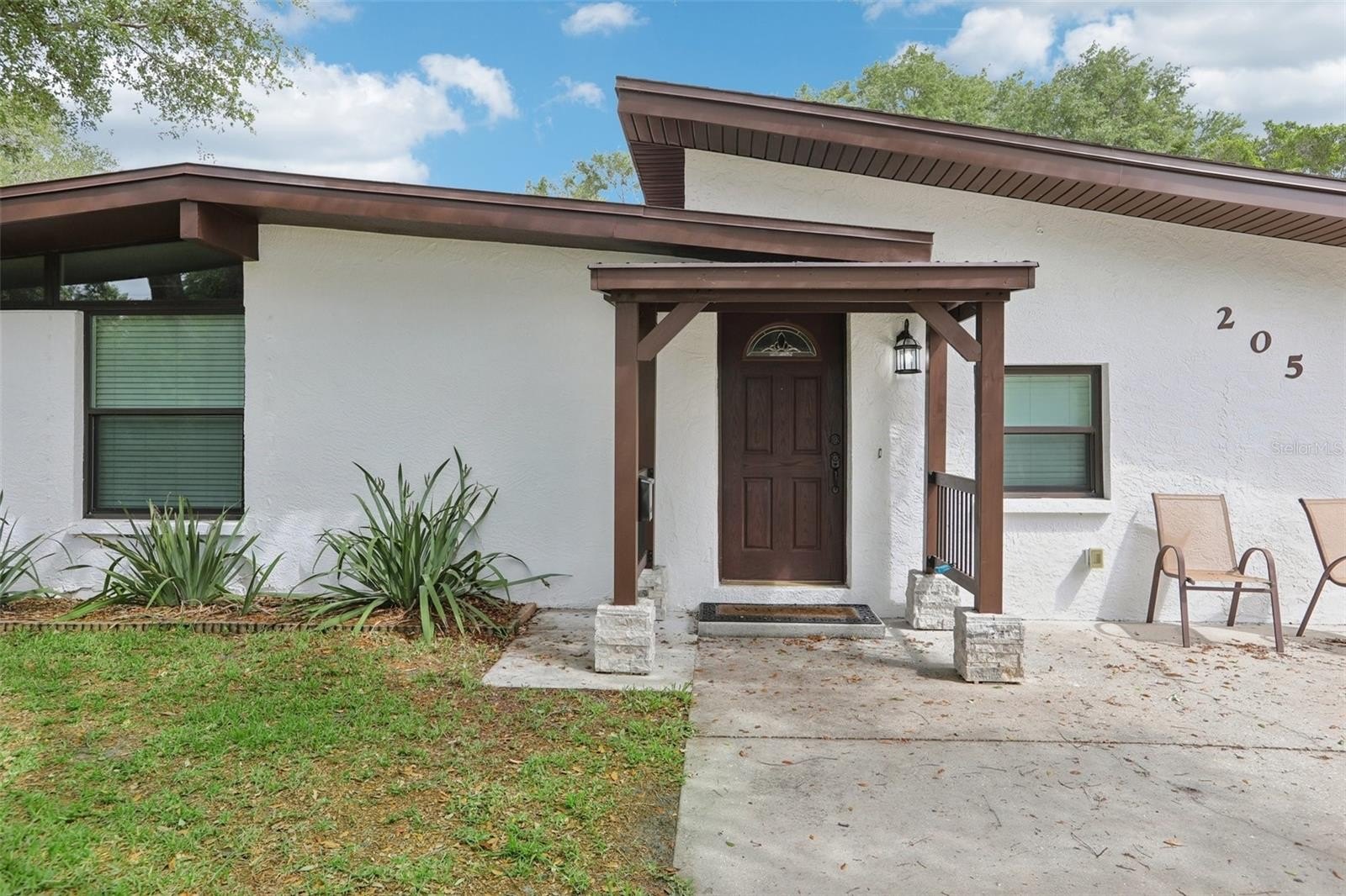 205 SE Jefferson Cir N  