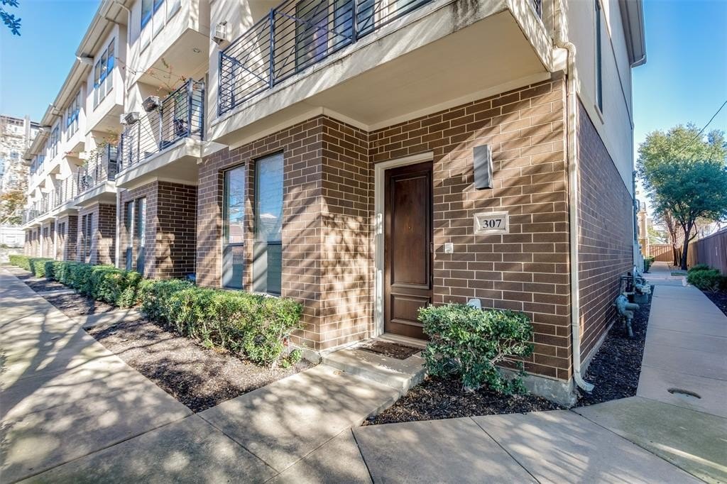 Single Family 2BR 3BA - 2606 Shelby Avenue, Dallas, TX
