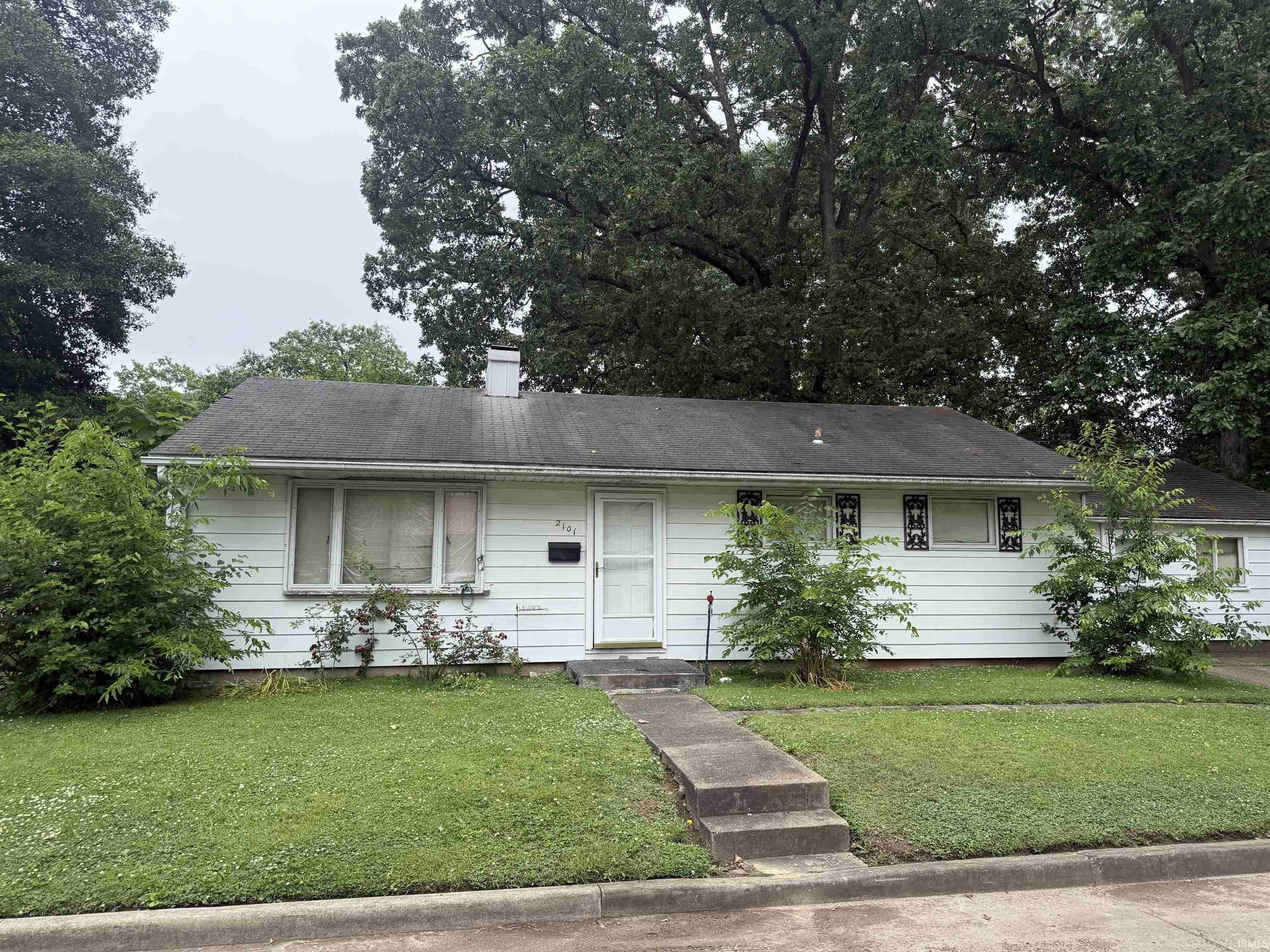 Single Family 3BR 1BA - 2101 Waggoner Avenue, Evansville, IN