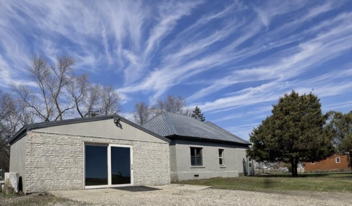 Single Family 3BR 2BA - 207 Whitten Avenue, Cresbard, SD