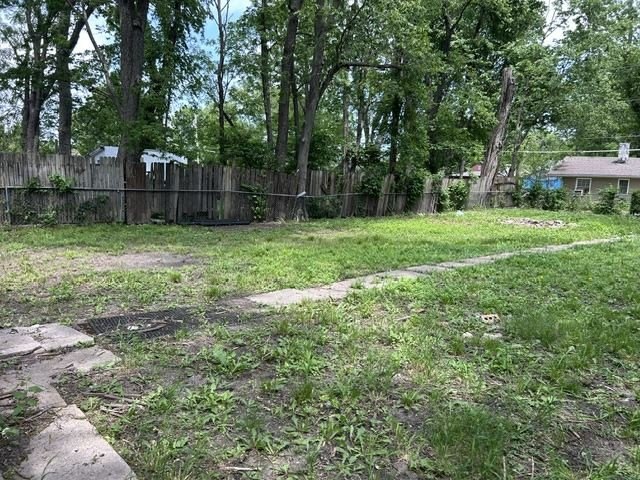 Single Family 1BR 1BA - 522 SE California Ave, Topeka, KS