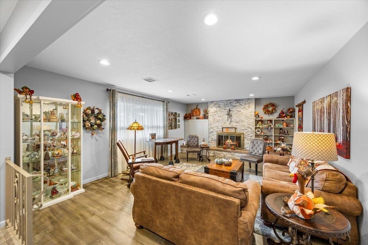 Single Family 4BR 3BA - 3750 Lake Earl Drive, Crescent City, CA