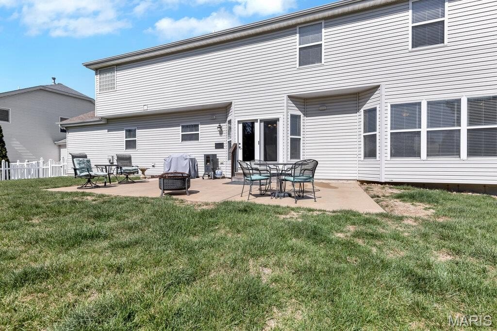 Single Family 4BR 5BA - 622 Knollshire Way, O'Fallon, MO