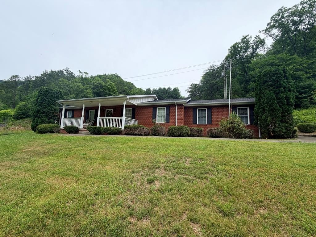 Single Family 3BR 2BA - 17004 KY RT 979, Beaver, KY