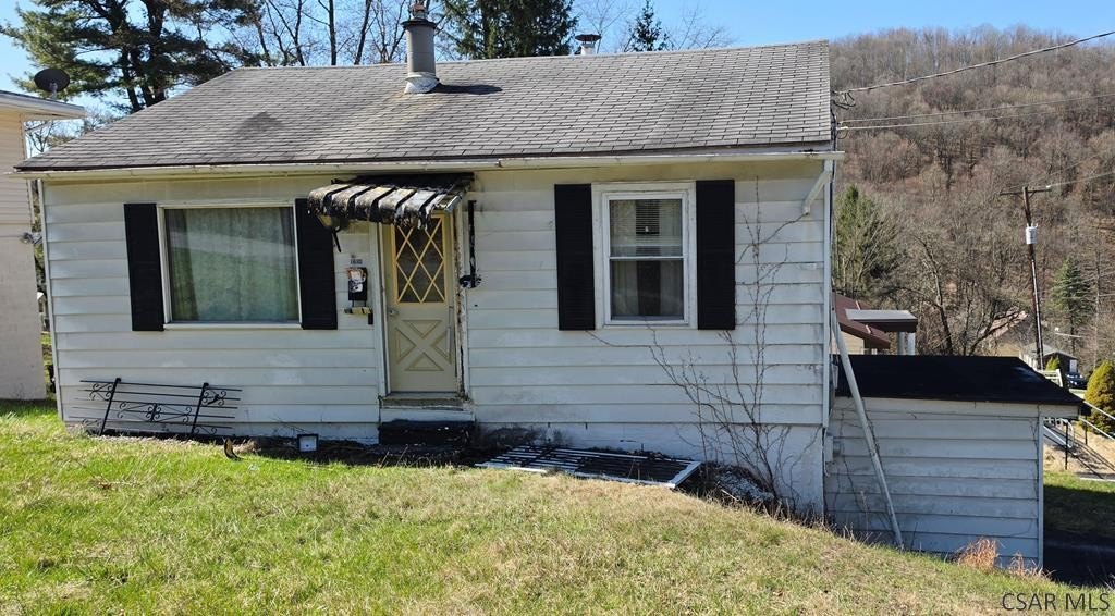Single Family 2BR 1BA - 1300 Ringling Avenue, Johnstown, PA
