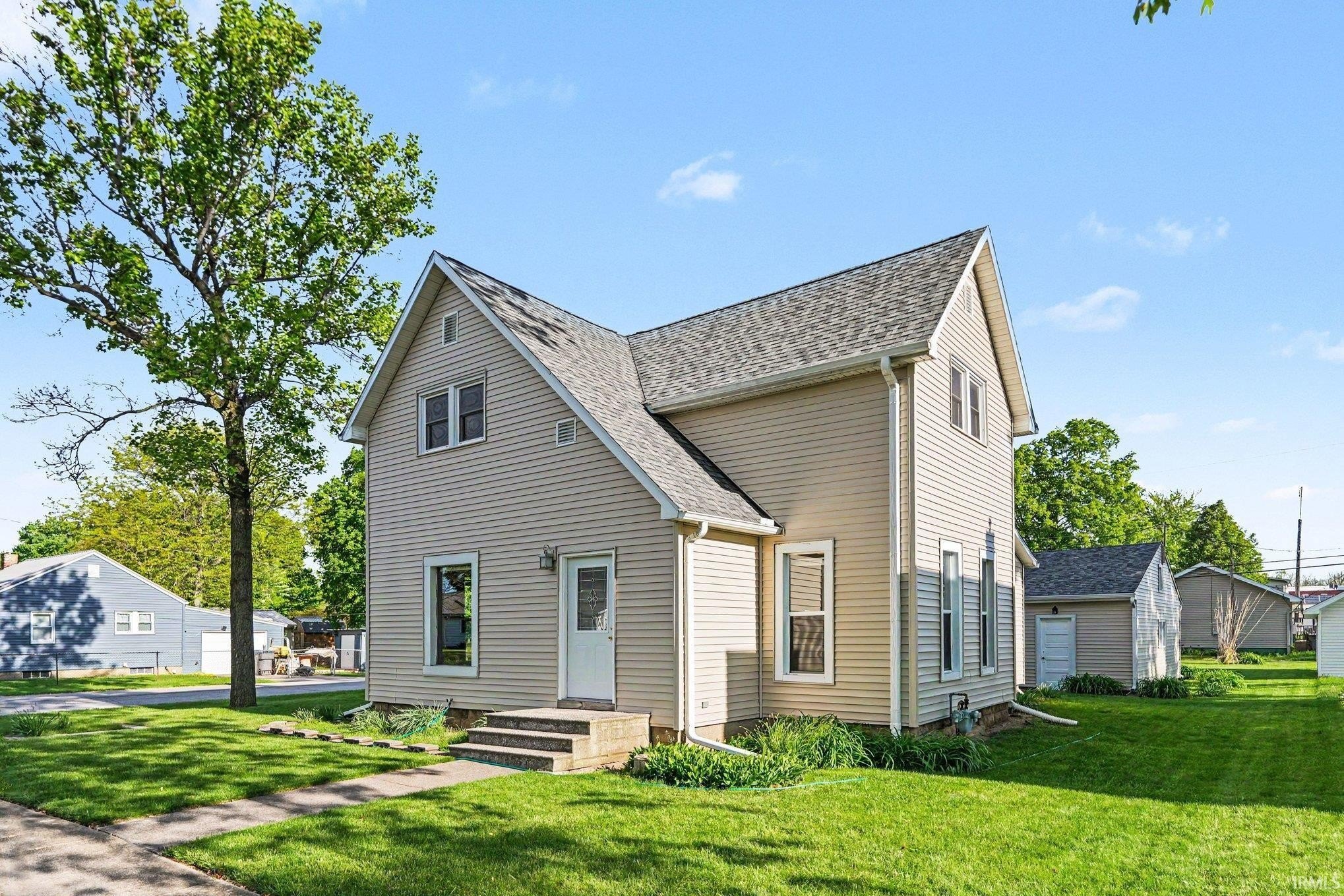 Single Family 4BR 2BA - 1111 W Wilkinson Street, Goshen, IN