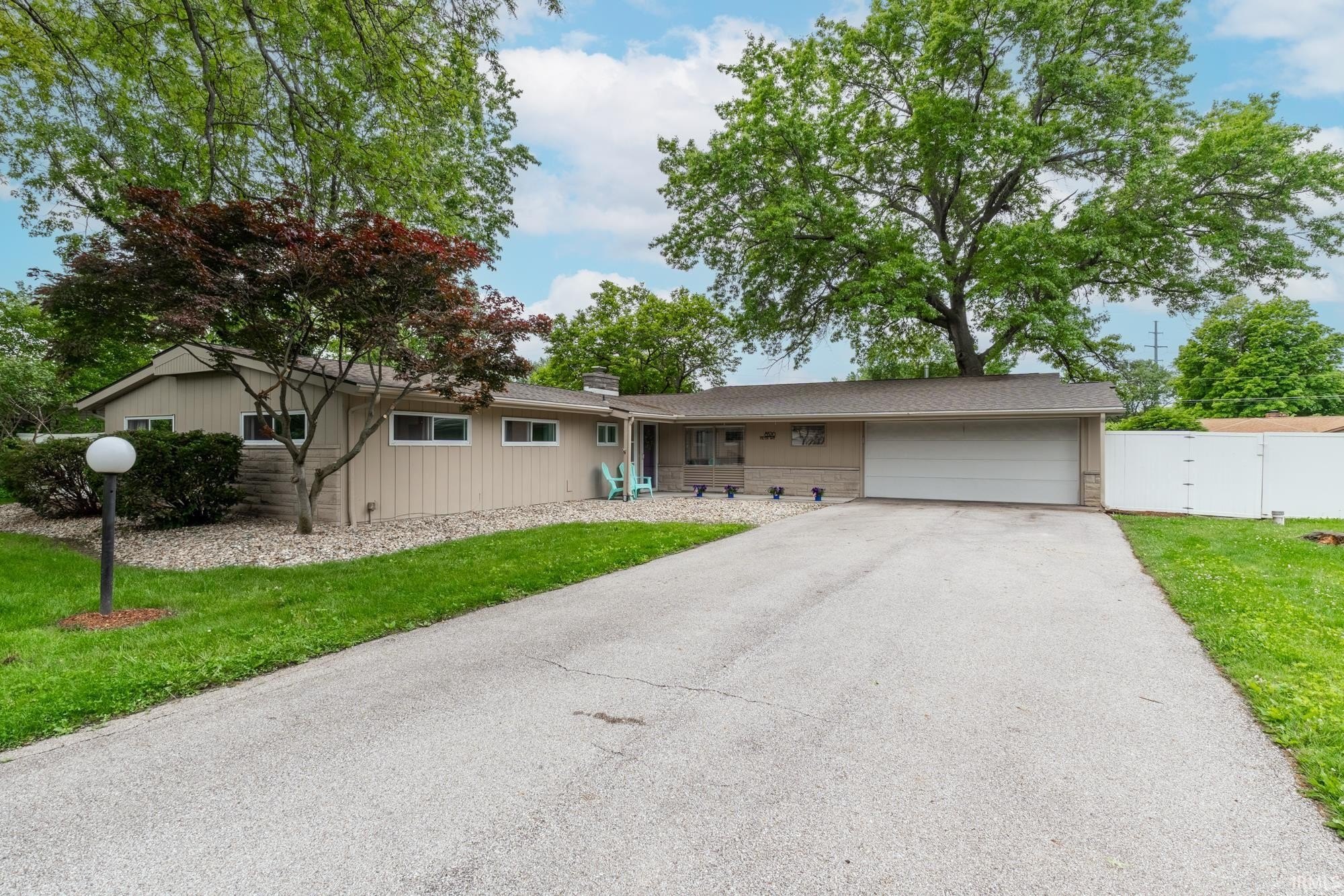 Single Family 4BR 3BA - 8520 Fiesta Way, Fort Wayne, IN