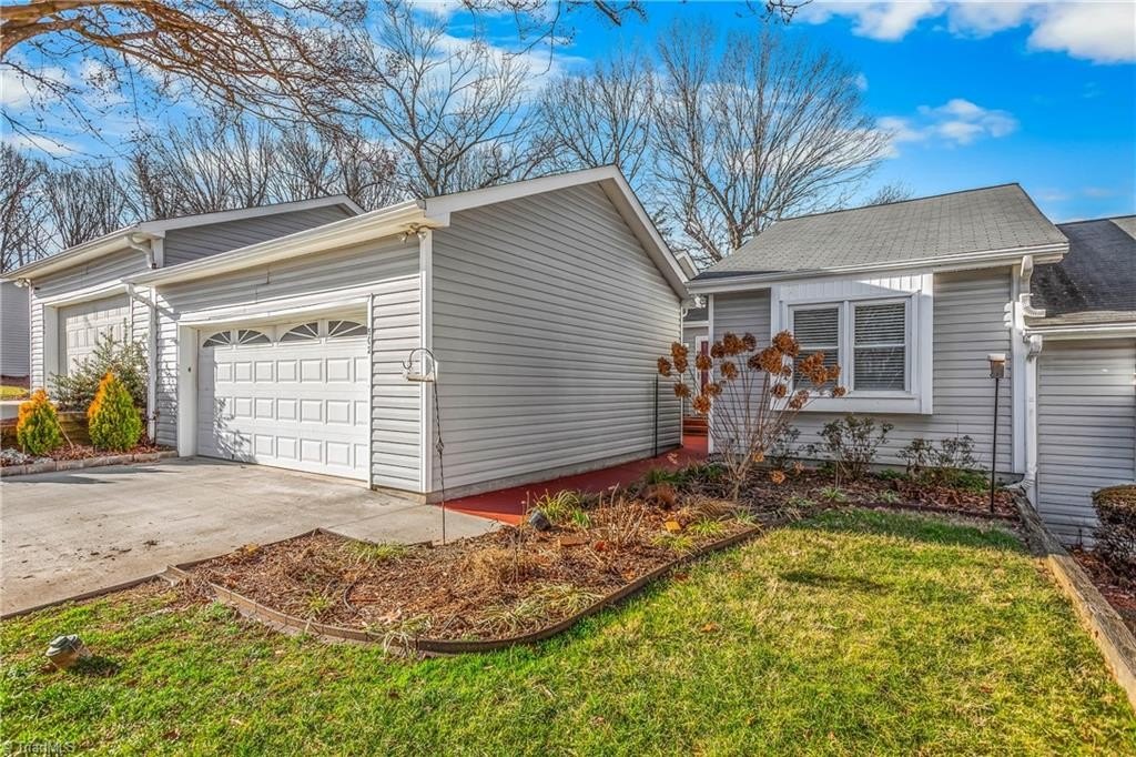 Single Family 2BR 2BA - 502 Westpark Circle, Winston-Salem, NC