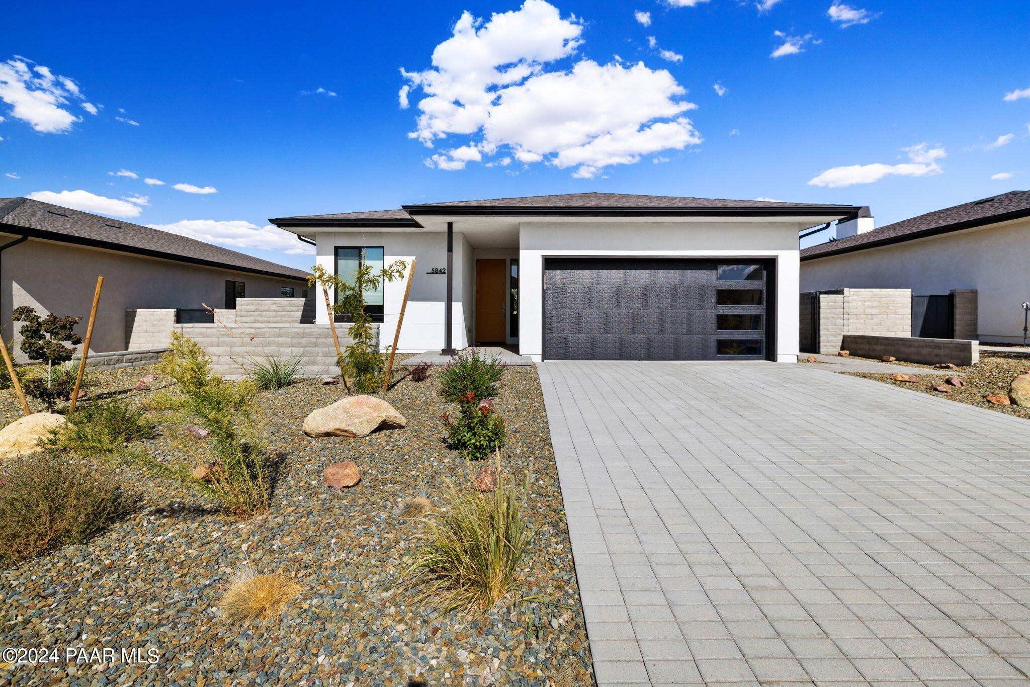 5842 E Killen Loop  