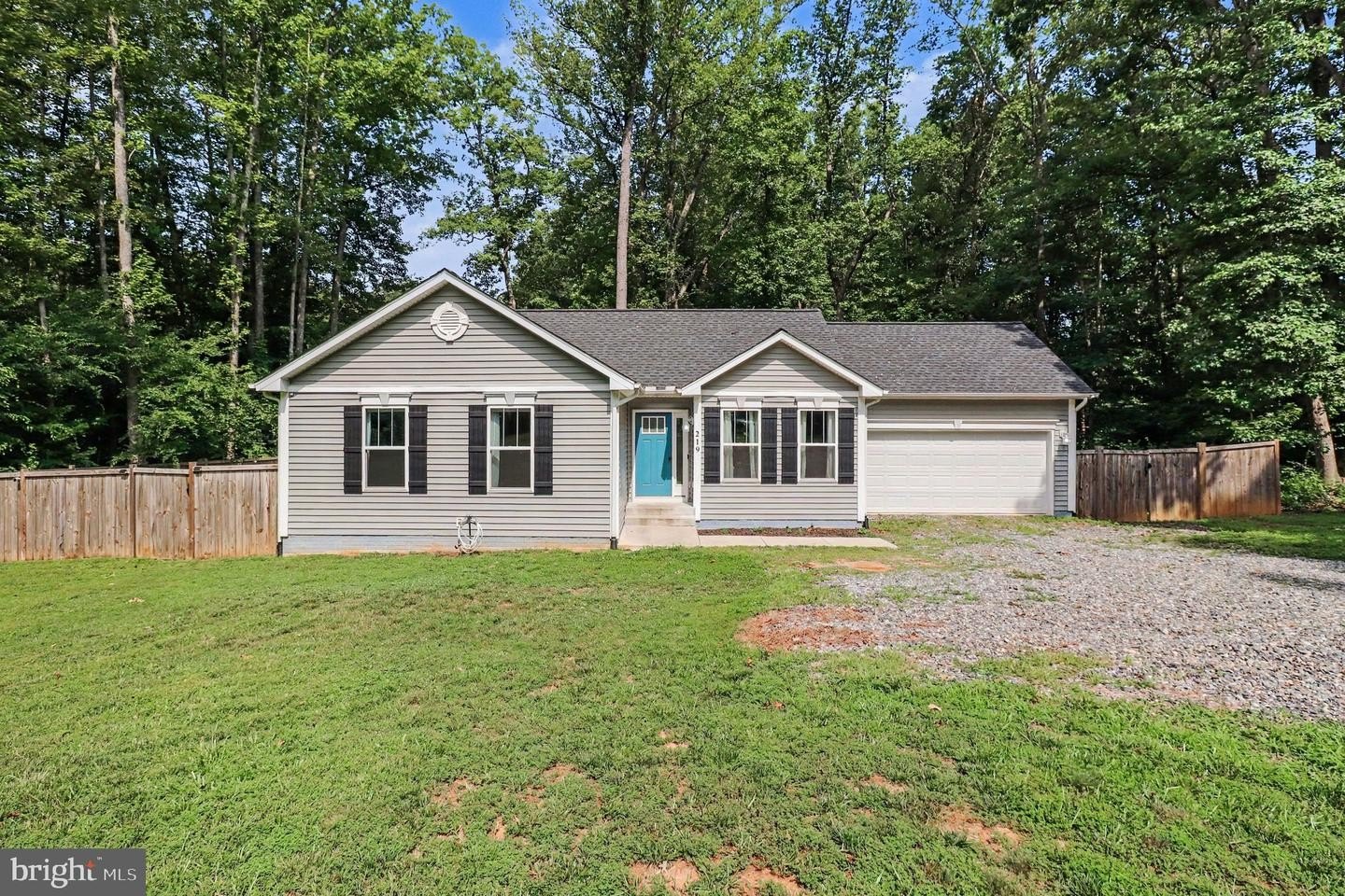 Single Family 3BR 2BA - 219 SEA CLIFF DR, RUTHER GLEN, VA