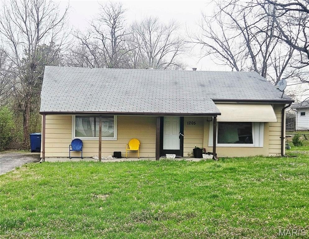 Single Family 2BR 1BA - 1205 Laredo Avenue, Spanish Lake, MO