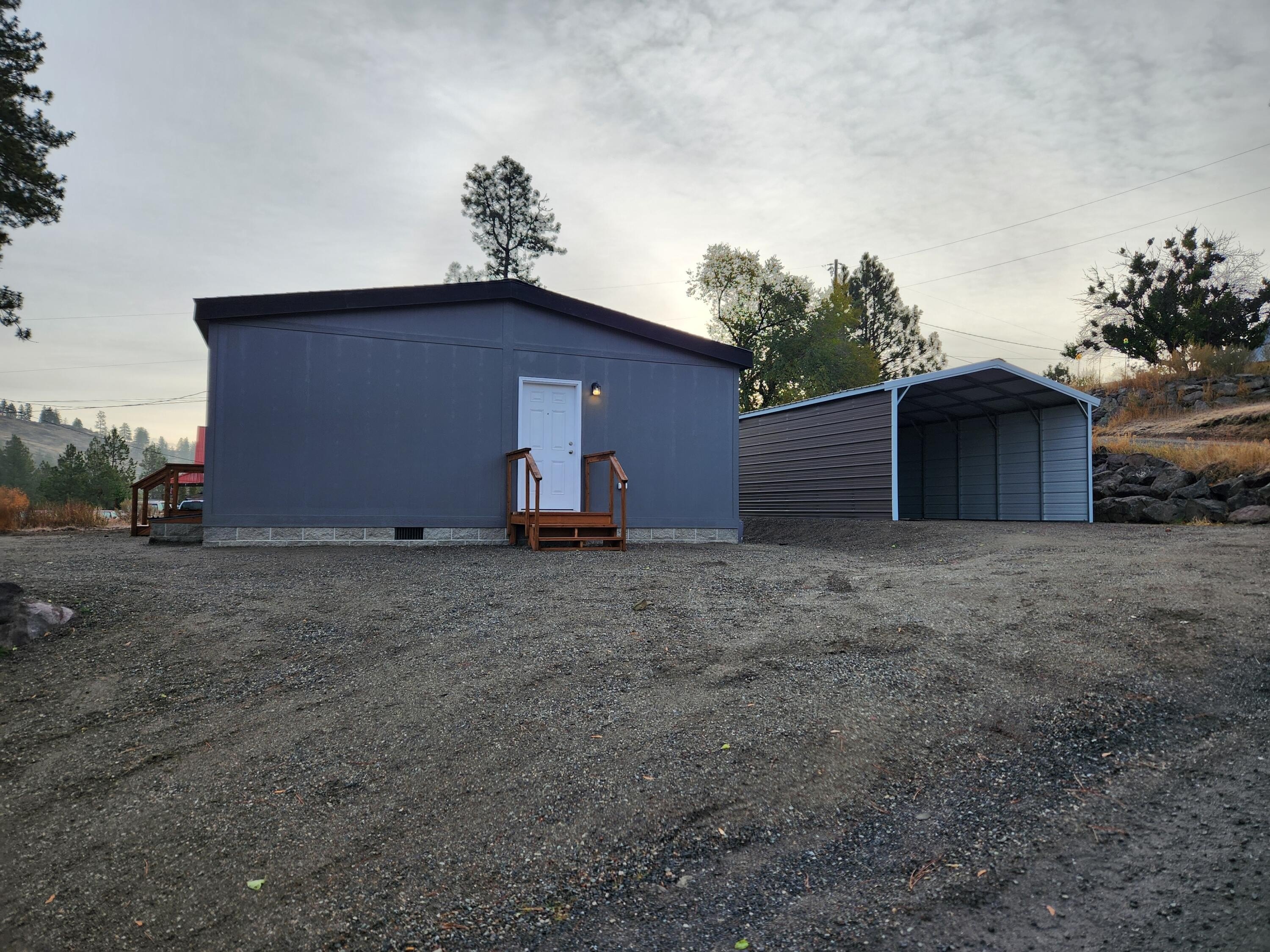 Single Family 3BR 2BA - 720 JEFFERSON ST, REPUBLIC, WA