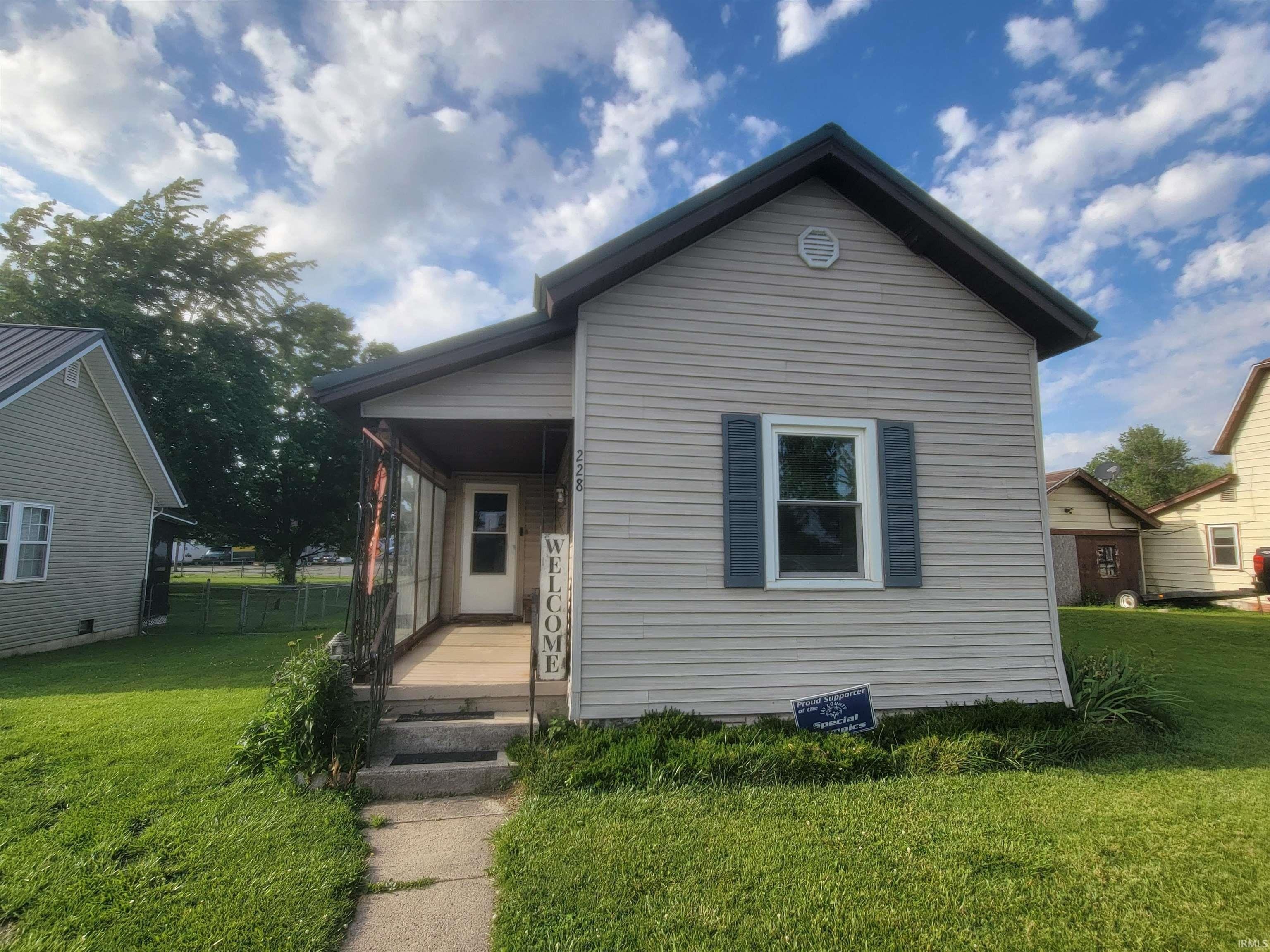 Single Family 2BR 1BA - 228 E North Street, Portland, IN
