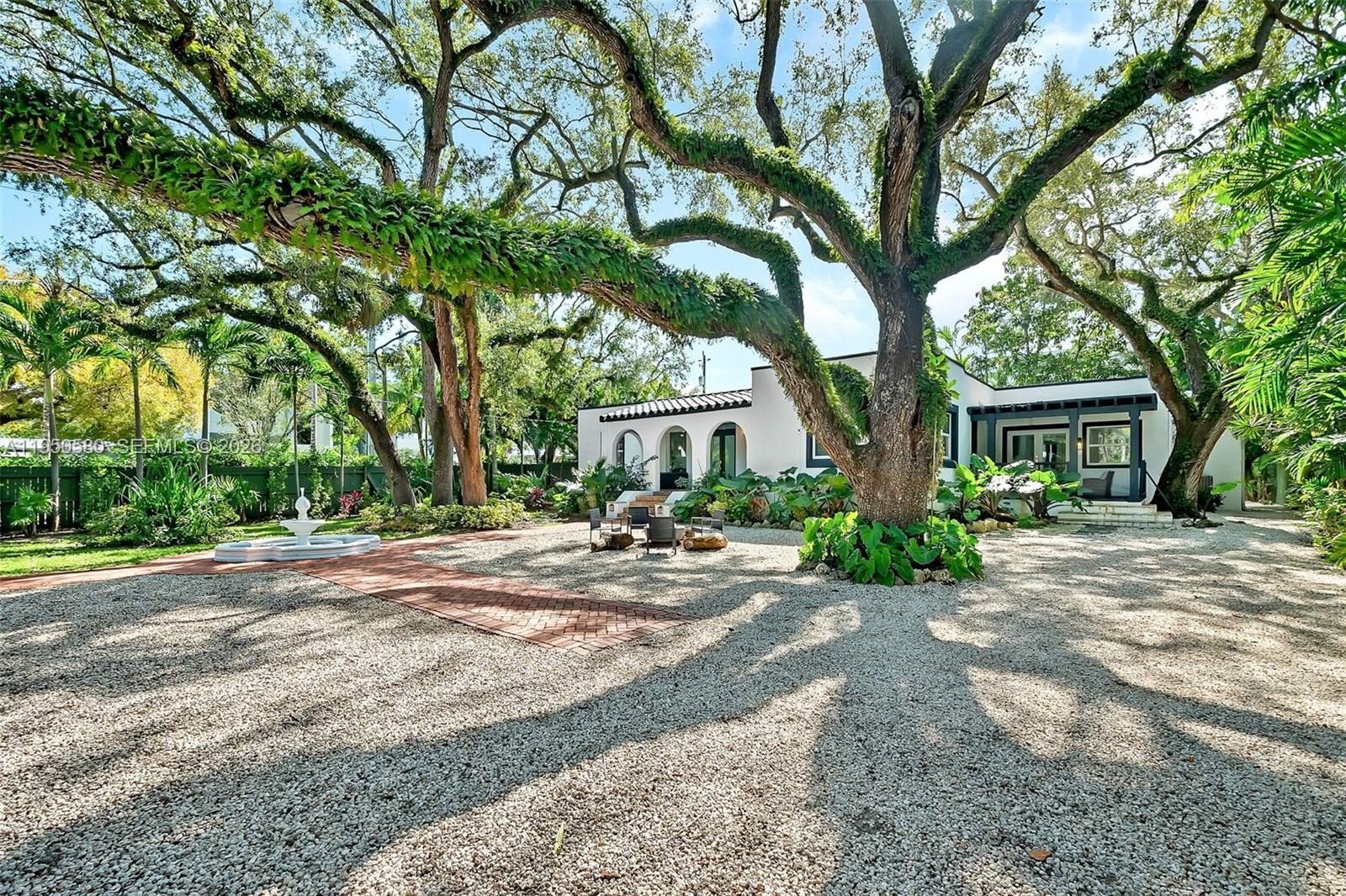 Single Family 4BR 4BA - 1702 Espanola Dr, Miami, FL