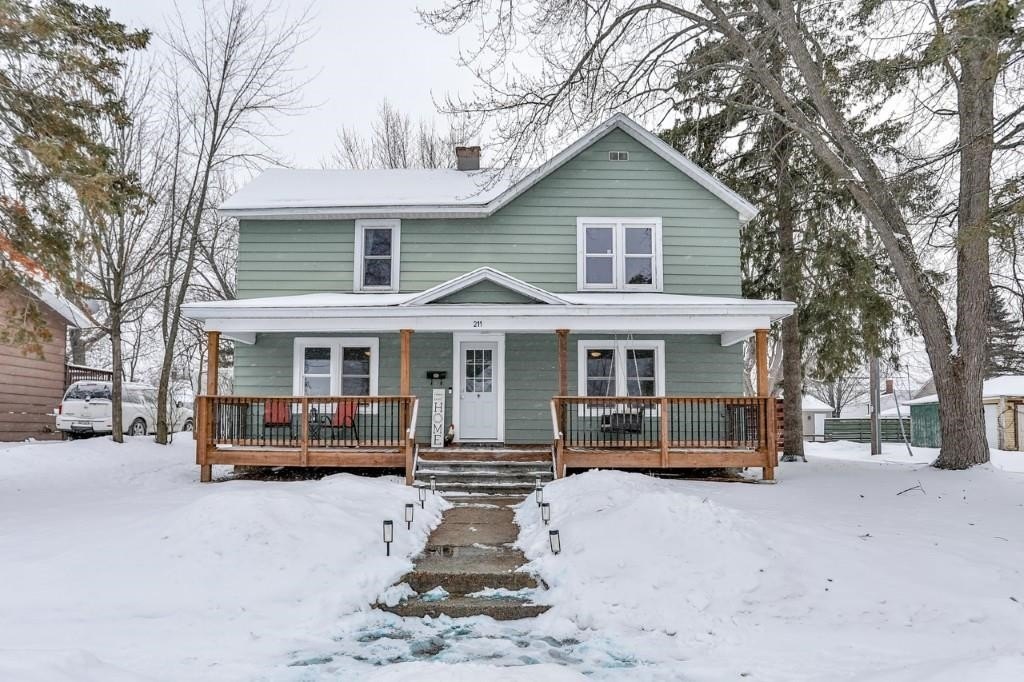 211 ROBB St  