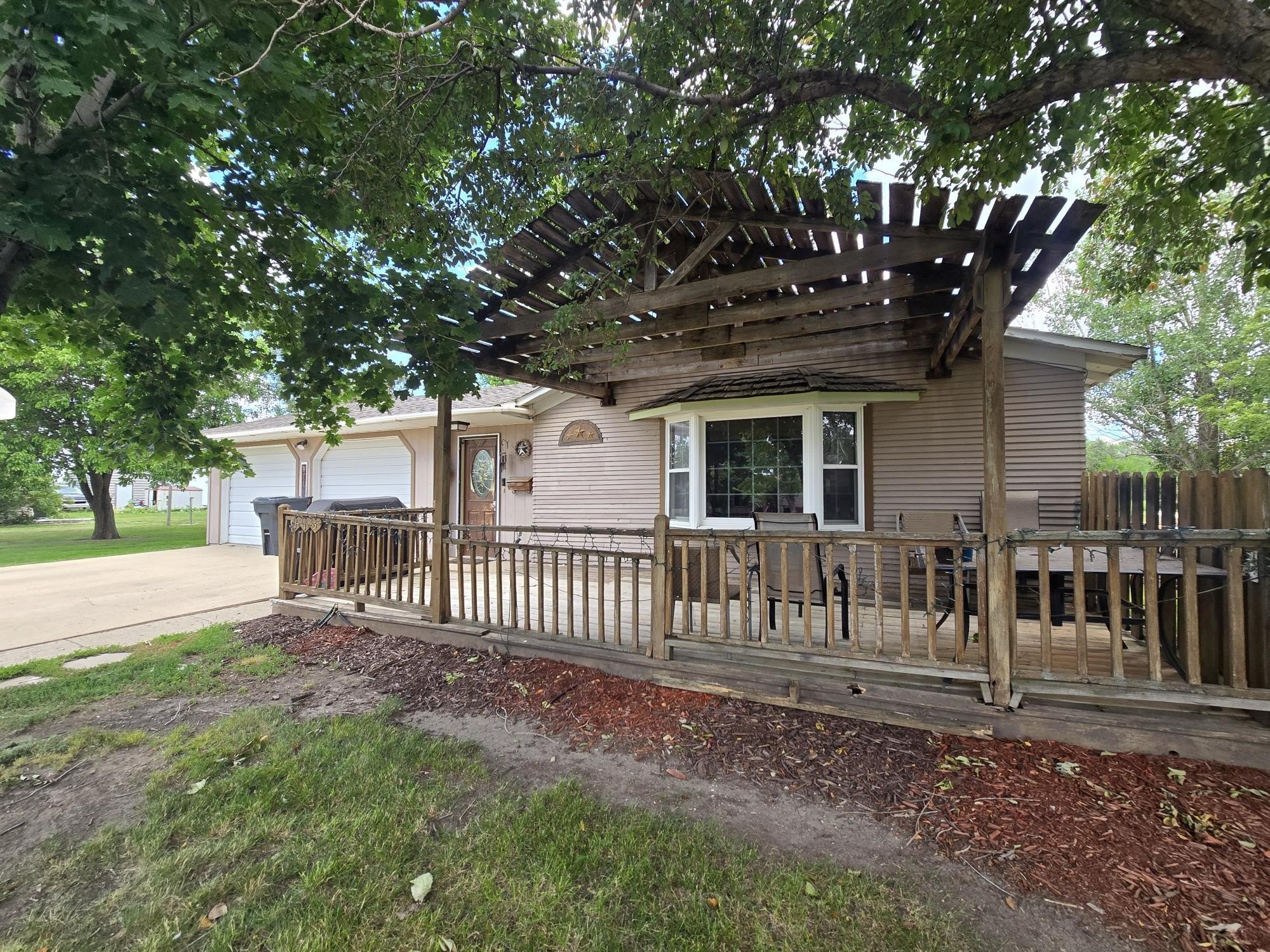 Other 3BR 2BA - 115 W 4th Ave, Miller, SD