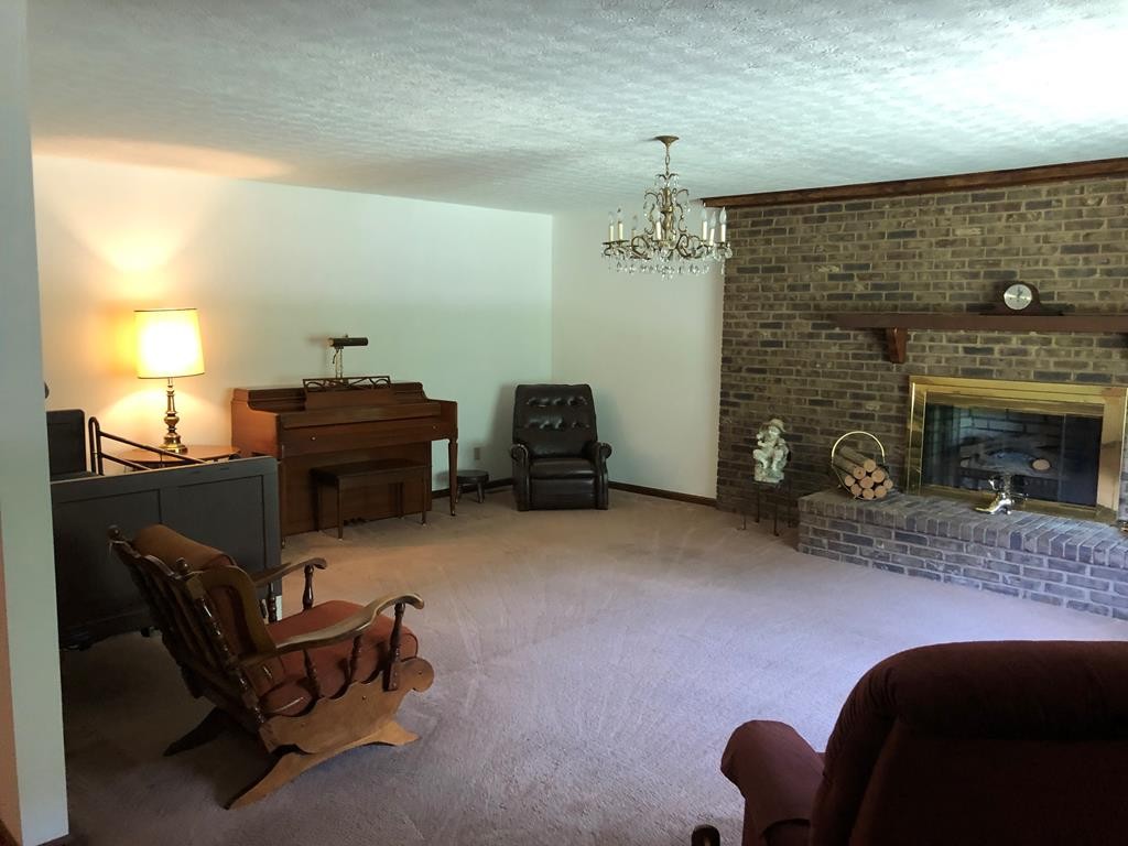 Single Family 3BR 3BA - 5509-2 Hurricane Road, Pikeville, KY