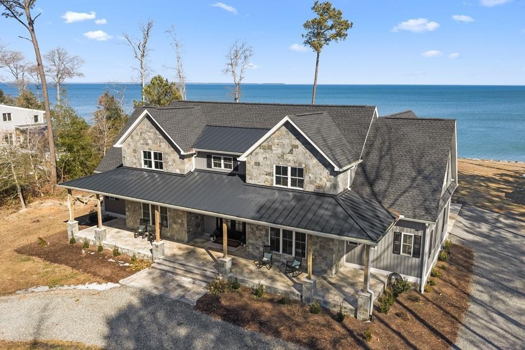 Single Family 5BR 4BA - 3300 Mob Neck Road, Heathsville, VA