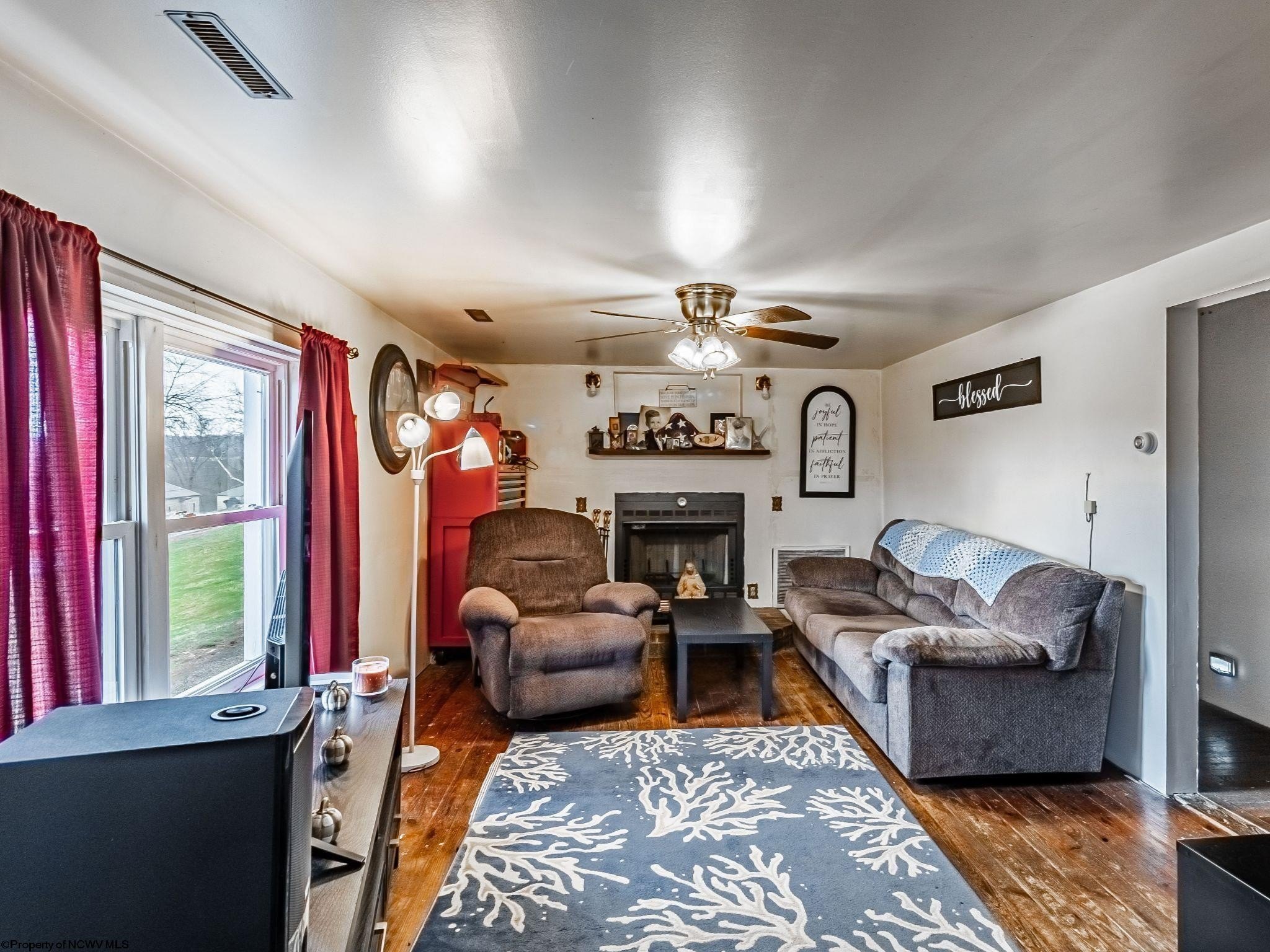 Single Family 1BR 1BA - 200 Rosedale Hill Road, Maidsville, WV