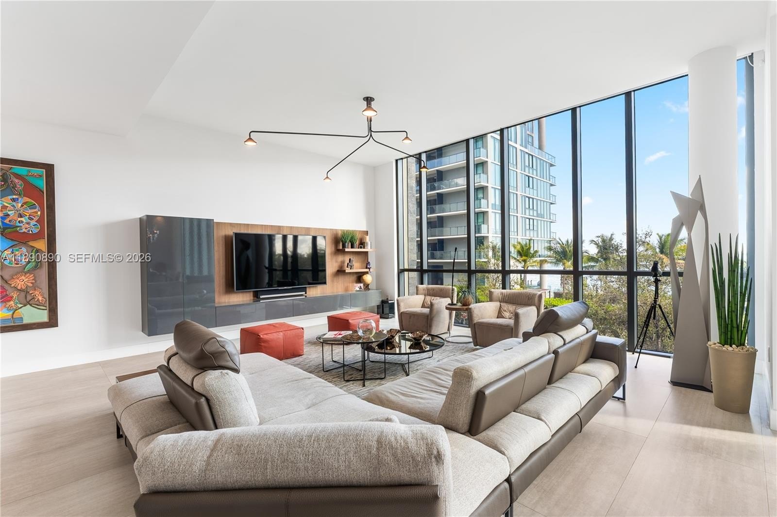 Condo 3BR 4BA - 650 NE 32nd St, Miami, FL