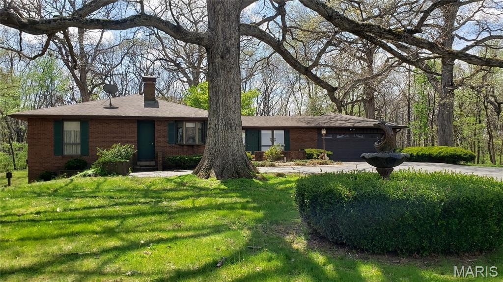 Single Family 5BR 4BA - 17466 Lageman Lane, Brighton, IL