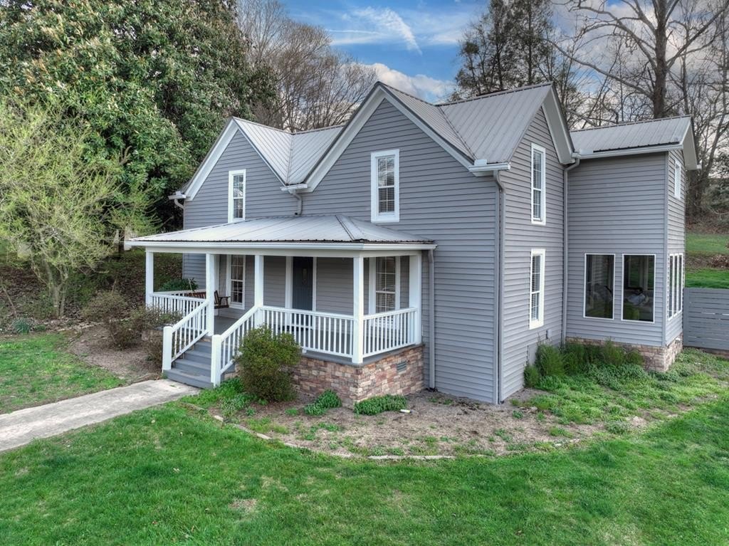 Single Family 3BR 2BA - 1133 Main Street, Blue Ridge, GA