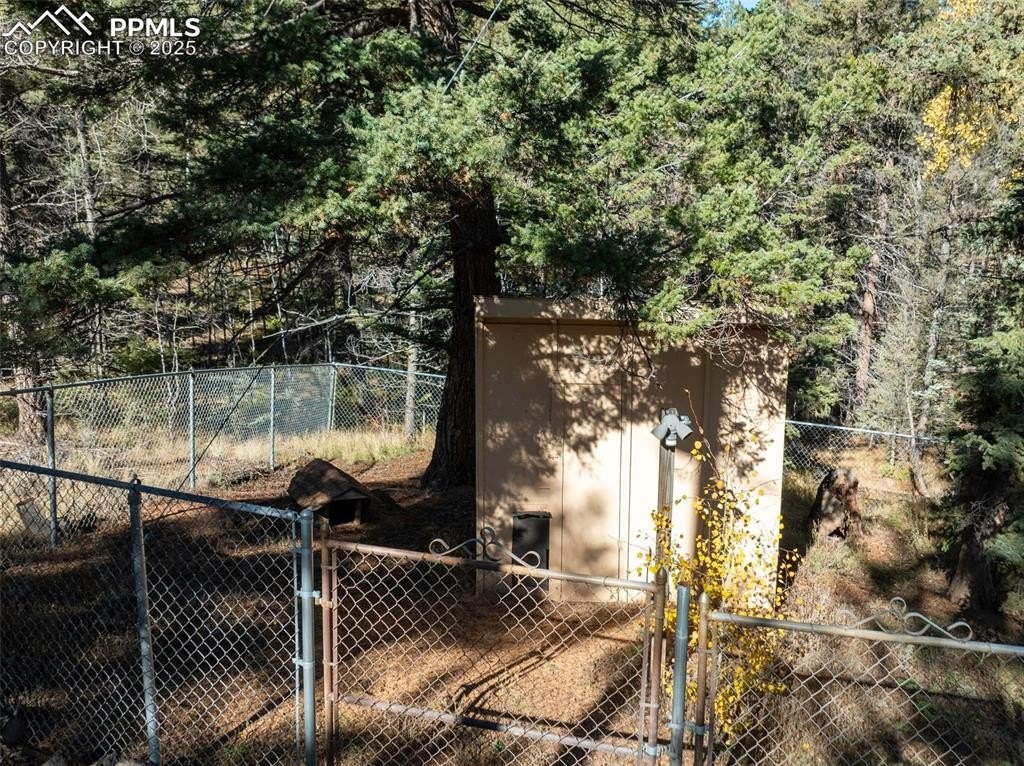Single Family 3BR 3BA - 457 Stonehenge Drive, Florissant, CO