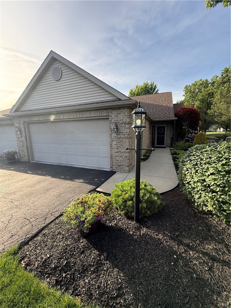 Condo 2BR 3BA - 210 Abbey Rd, Neshannock Twp, PA