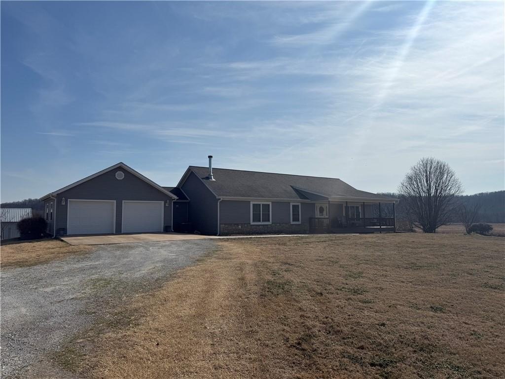 Single Family 4BR 3BA - 8840 Highway 43, Maysville, AR