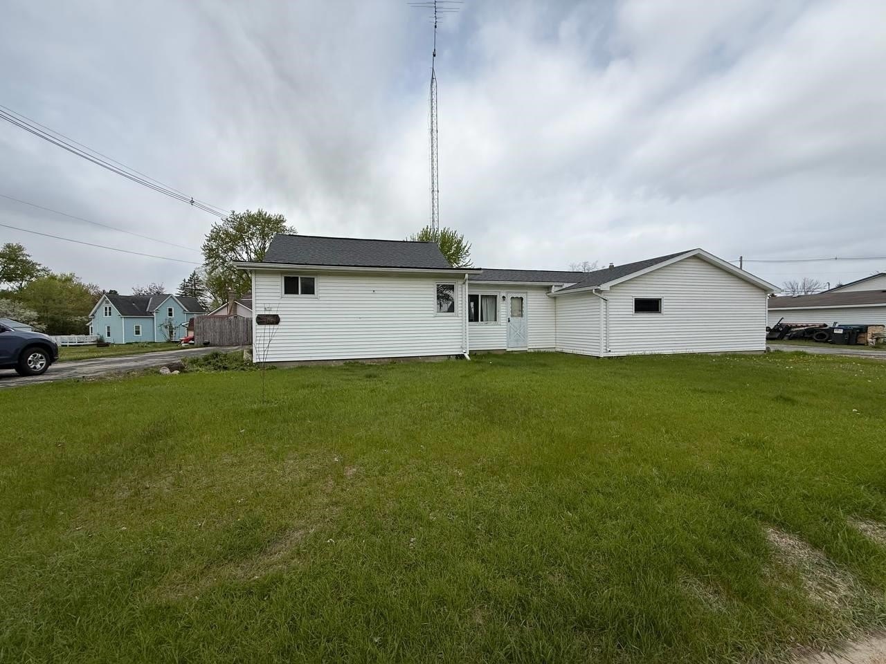 Single Family 3BR 2BA - 471 N Fulton Street, Princeton, WI
