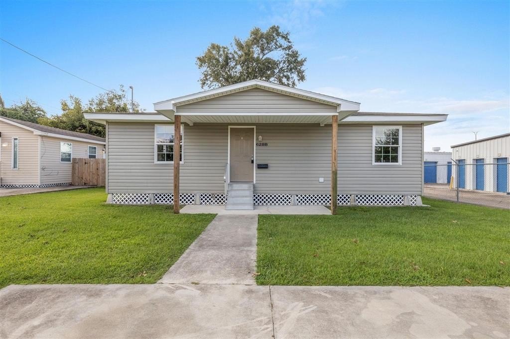 Single Family 2BR 1BA - 628 15th Street, Lake Charles, LA