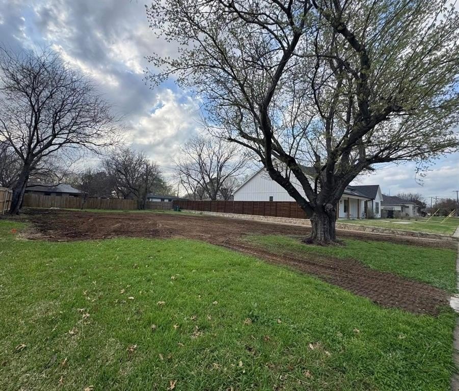 Plots and Land - 1110 S Pine Street, Grapevine, TX