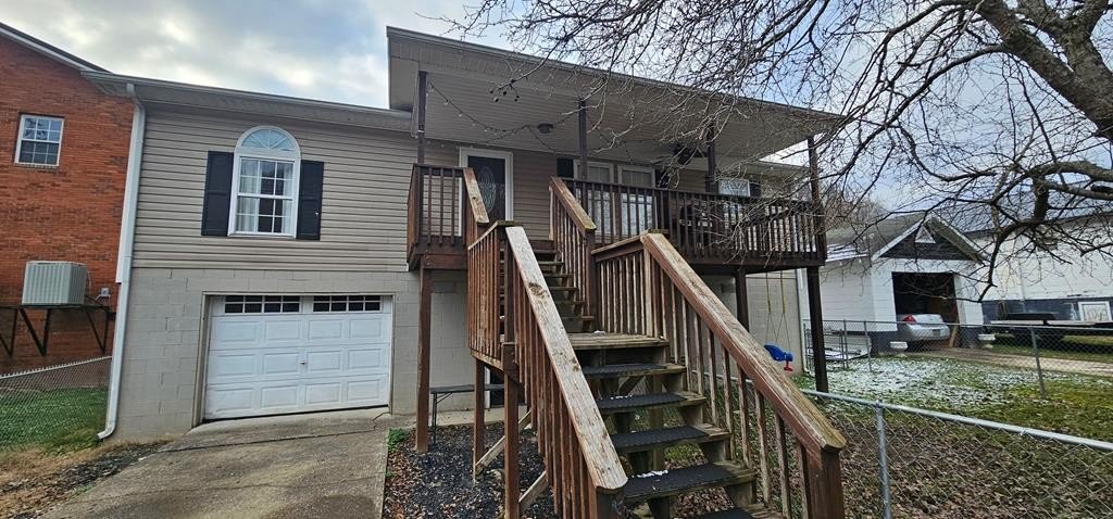 Single Family 2BR 2BA - 39 Hale Ave, Lovely, KY
