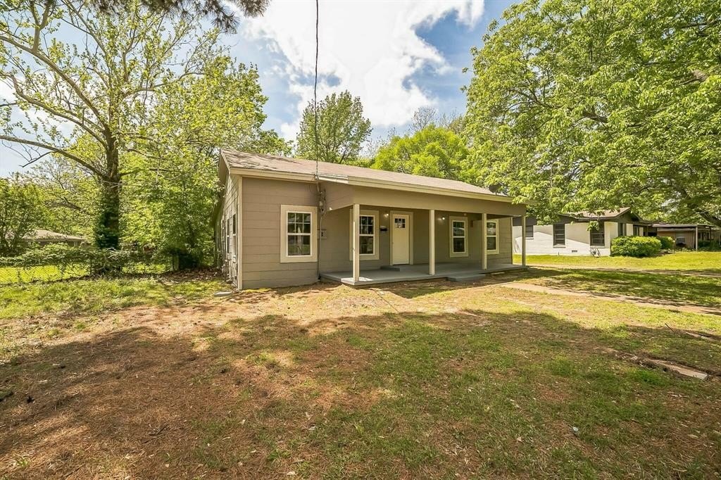 Single Family 3BR 2BA - 2126 Cedar Street, Paris, TX