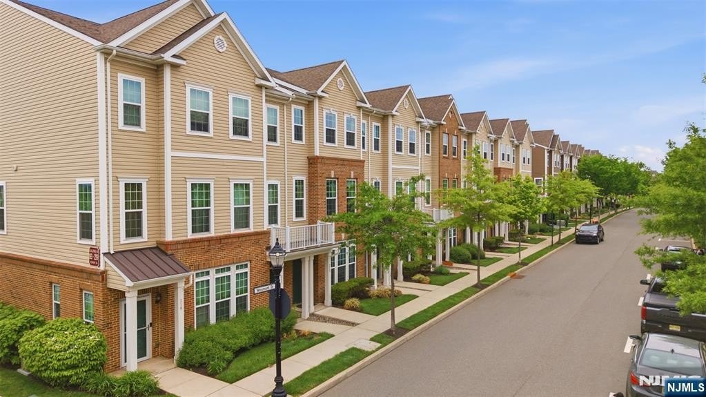 Single Family 2BR 2BA - 213 Wesmont Drive, Wood Ridge, NJ