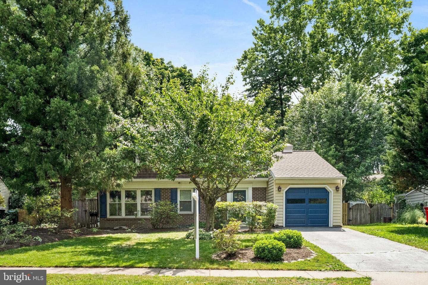 Single Family 4BR 3BA - 12715 TAUSTIN LN, HERNDON, VA