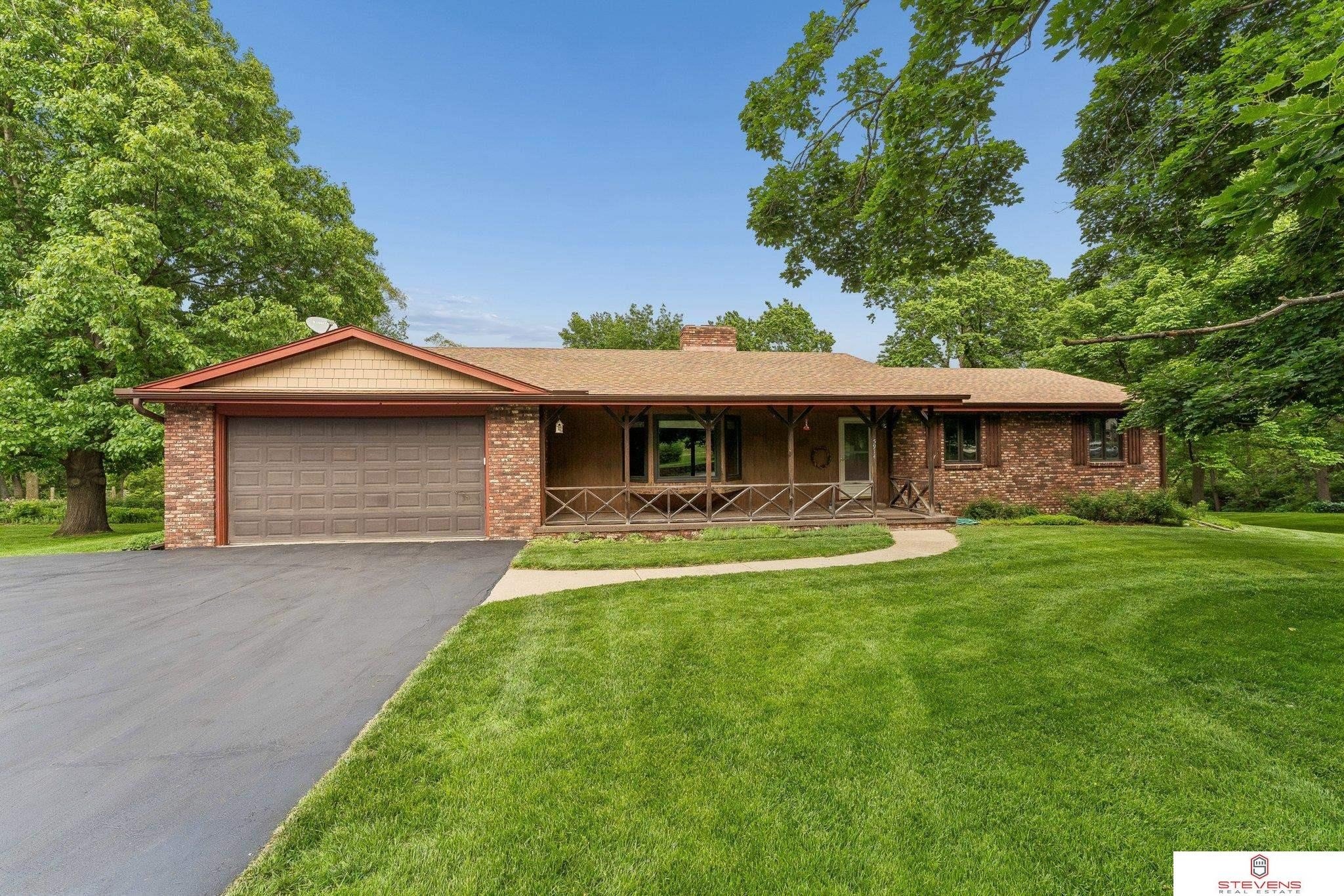 Single Family 3BR 3BA - 5914 Northern Hills Drive, Omaha, NE