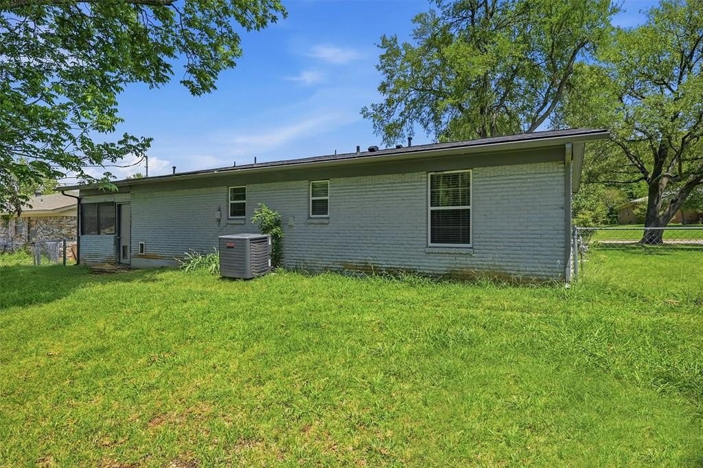 Single Family 3BR 2BA - 109 N Hickory Avenue, Denison, TX
