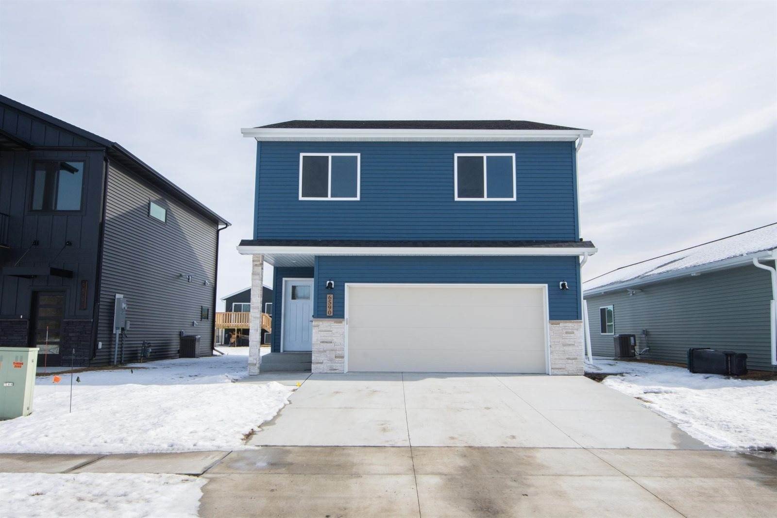 Single Family 4BR 3BA - 6590 68th Street South, Horace, ND