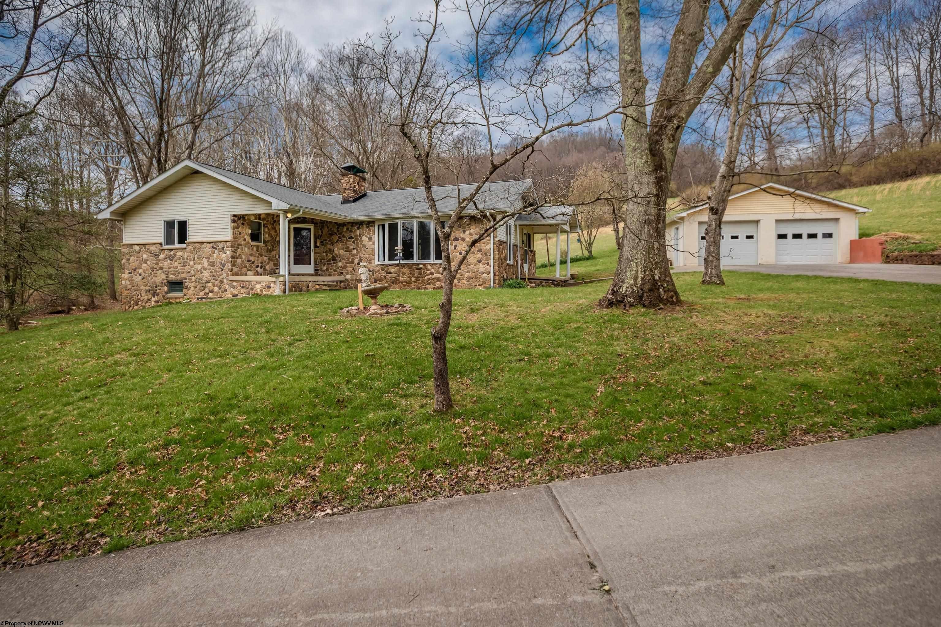 Single Family 3BR 2BA - 223/227 Ridge Farm Road, Rivesville, WV