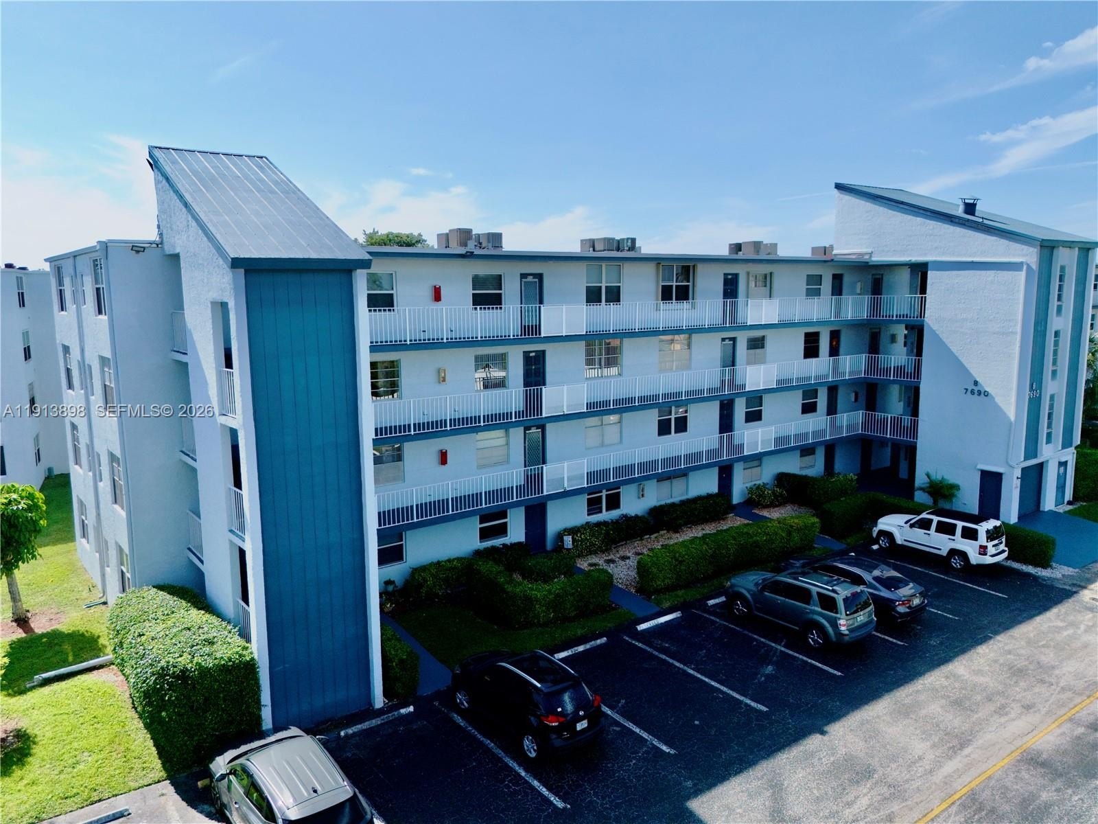 Condo 2BR 2BA - 7690 NW 18th St, Margate, FL