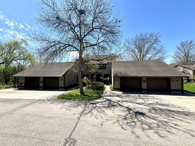 Condo 2BR 3BA - 120 Glenview Court, Janesville, WI