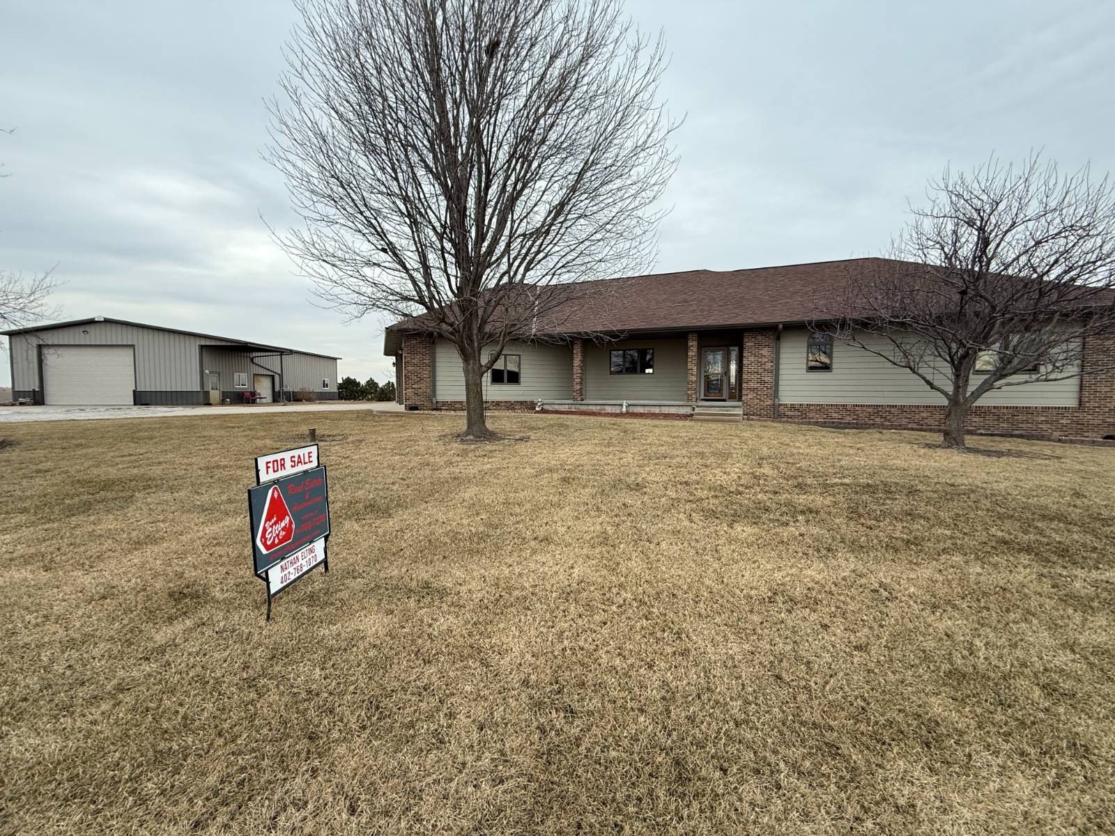 210 E Buffalo Cir  