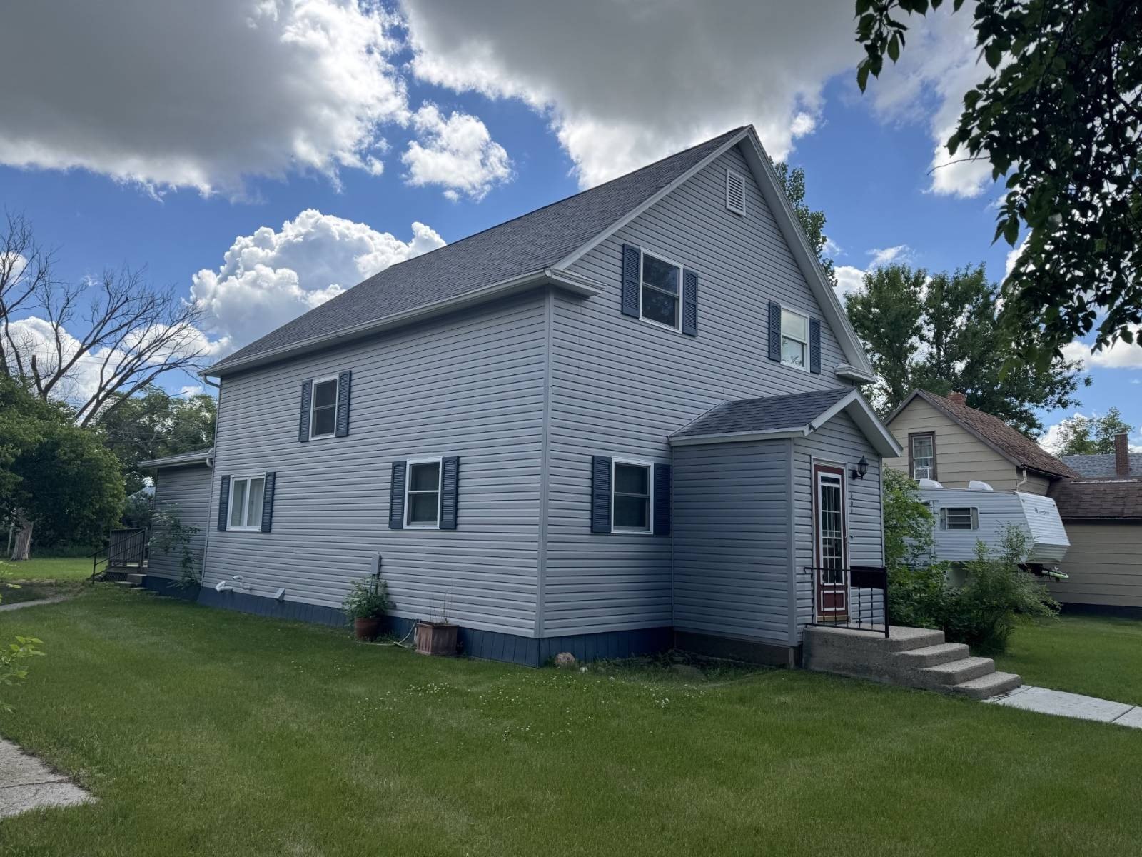 Single Family 3BR 2BA - 707 Ohmer St, Bottineau, ND