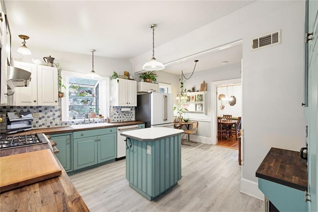 Single Family 2BR 2BA - 856 Woodland Avenue SE, Atlanta, GA